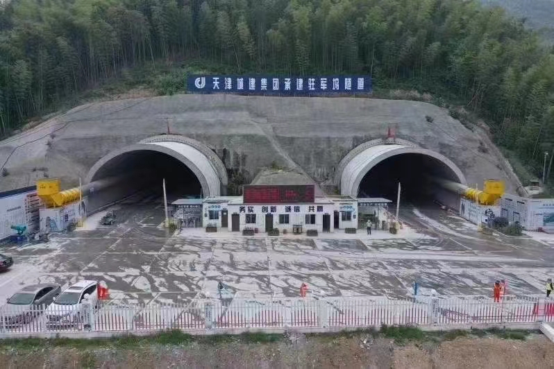 驻军坞隧道.jpg 驻军坞隧道.jpg